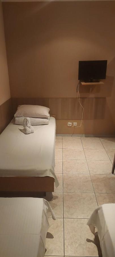 塔诺沃帕格涅 Pauza汽车旅馆 外观 照片